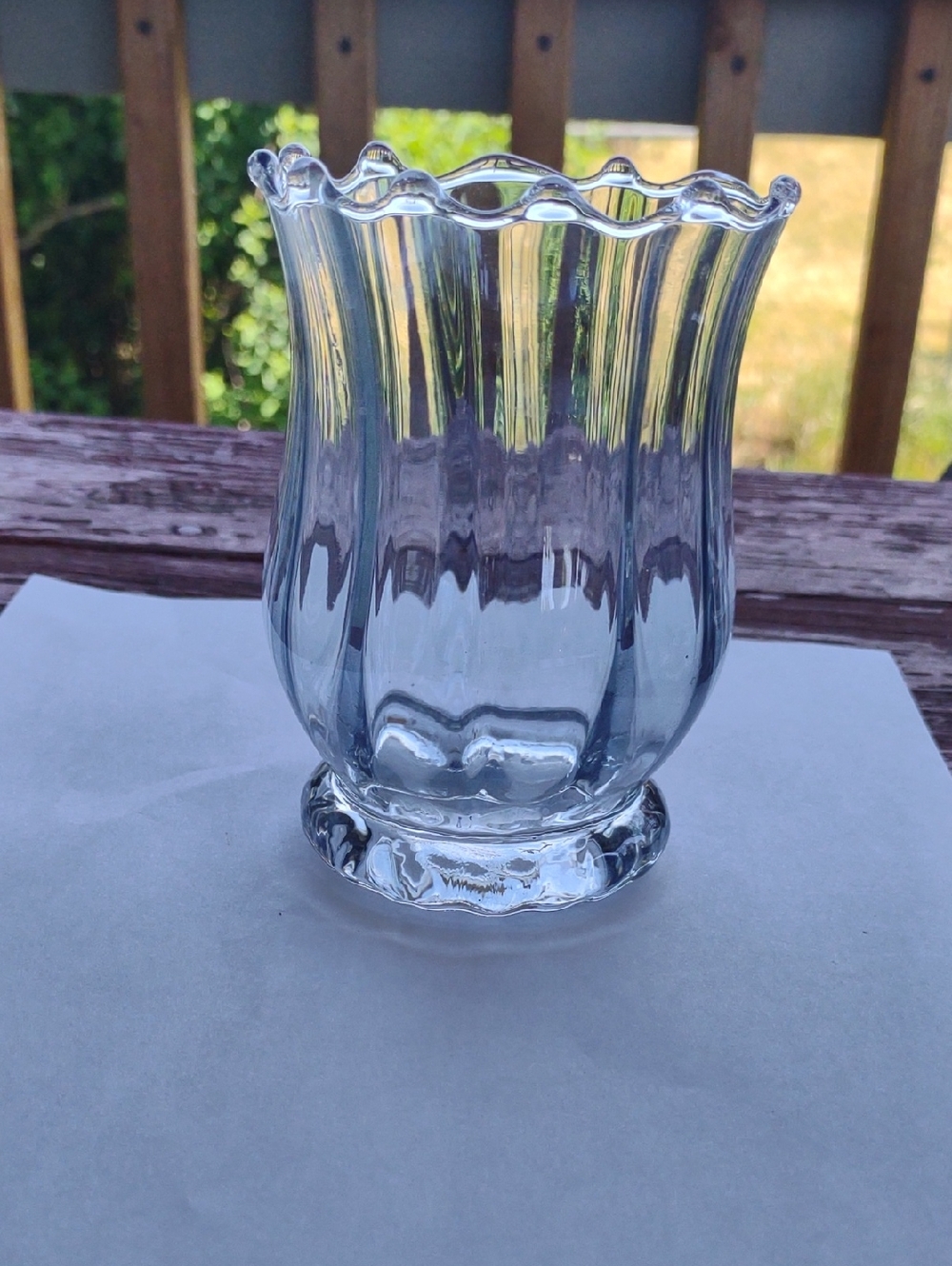 Vintage Clear Glass Tulip Vase - Decorative Home Accent with Gold Accents